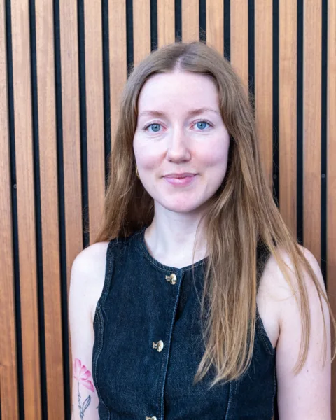 Porträtt av Amalie Overgaard, Customer Success Manager på VideoVicer